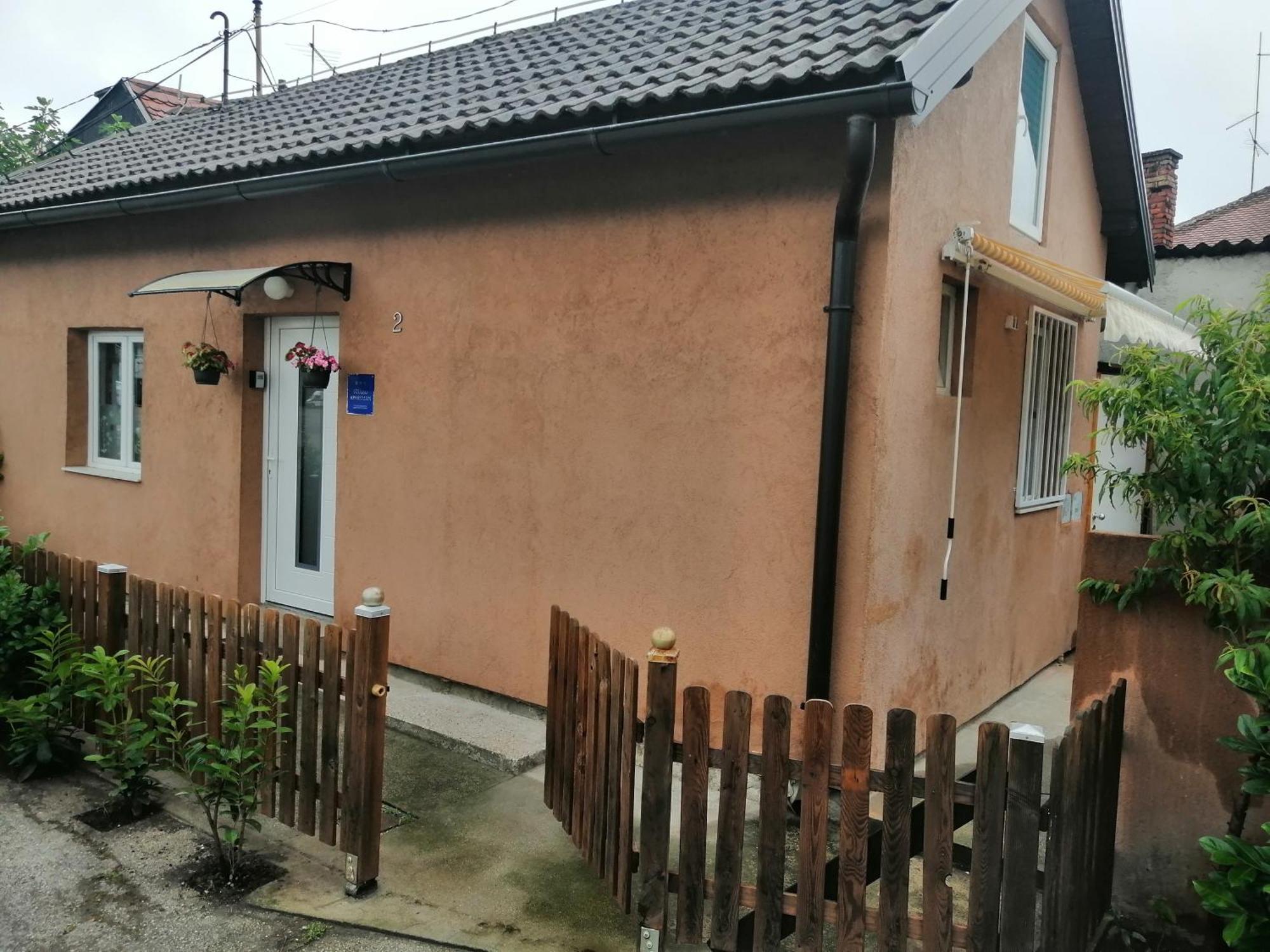 Break Apartment *